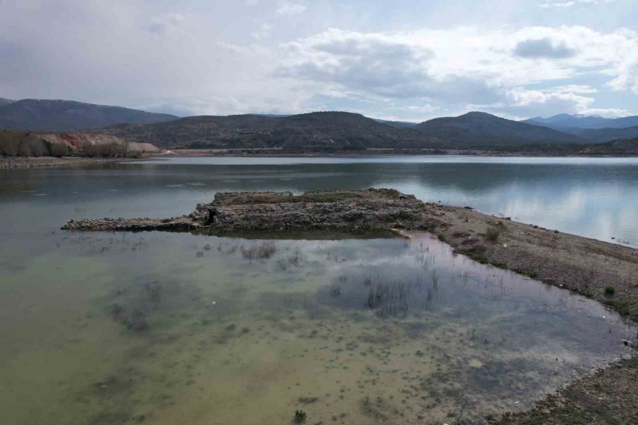 Altınapa Barajı’nda Su Seviyesi Arttı, Tarihi Hanın Bir Kısmı Yeniden Sular Altında Kaldı
