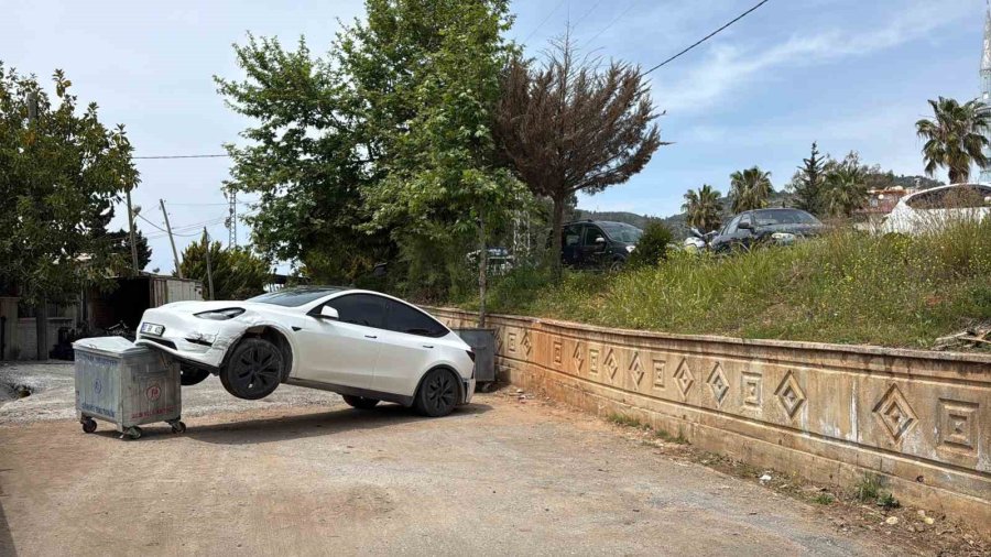 Gazipaşa’da Trafik Kazası: 3 Yaralı