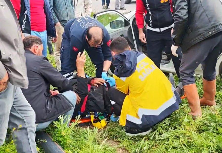 Aksaray’da 2 Otomobil Çarpıştı: 4 Yaralı