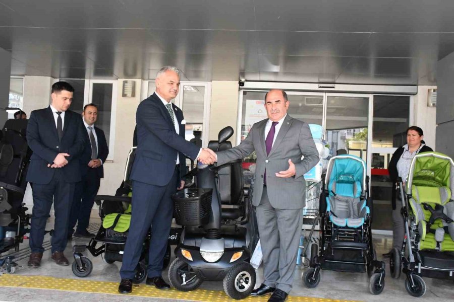 Antalya Aile Ve Sosyal Hizmetler İl Müdürlüğüne Anlamlı Bağış