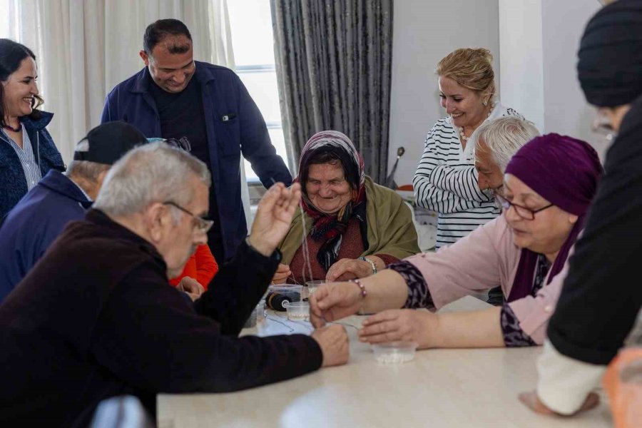 Manavgat’ta Huzurevi Sakinlerine Yönelik El Sanatları Etkinliği Düzenlendi