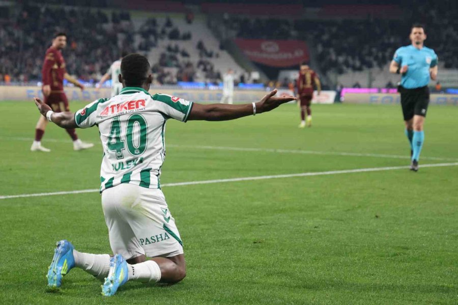 Trendyol Süper Lig: Konyaspor: 2 - Trabzonspor: 1 (maç Sonucu)