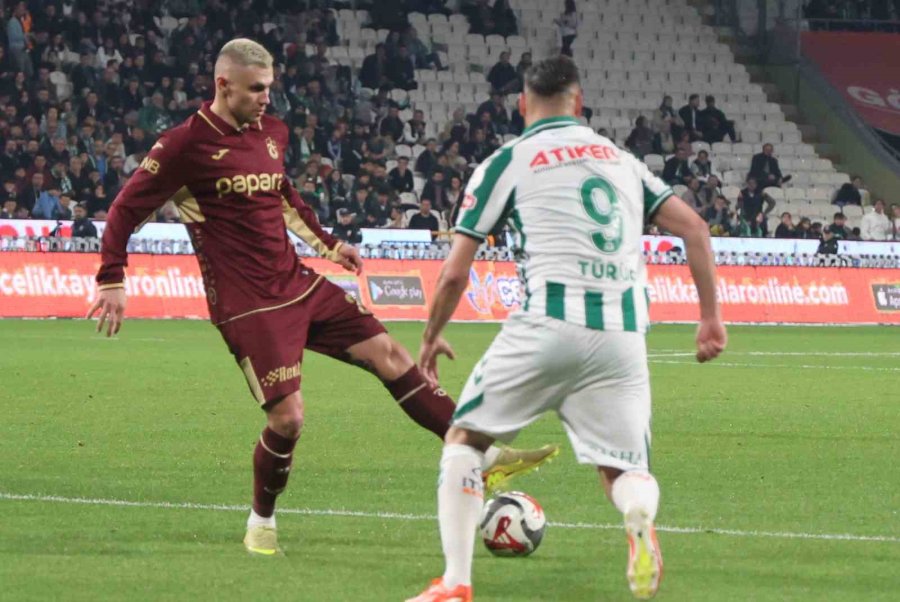 Trendyol Süper Lig: Konyaspor: 2 - Trabzonspor: 0 (ilk Yarı)