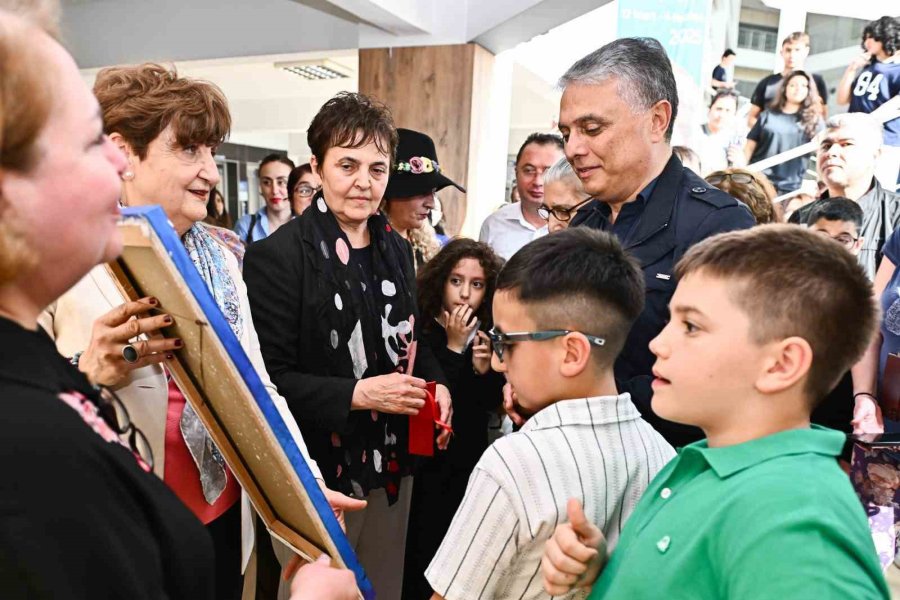 "geleceğin Renkleri" Muratpaşa’da Kapılarını Açtı