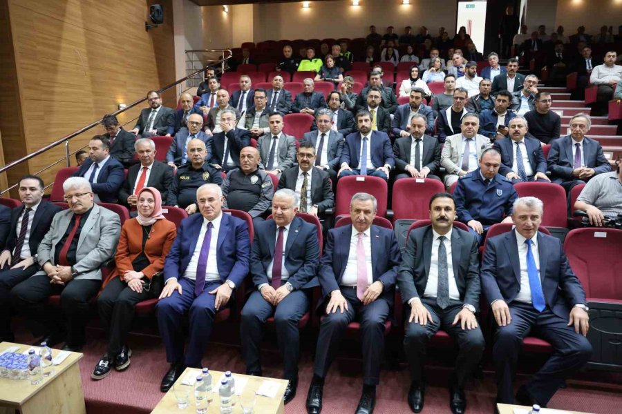 Kamu Başdenetçisi Akarca: "kurumumuz, Halkın Ücretsiz Avukatlığını Yapıyor"