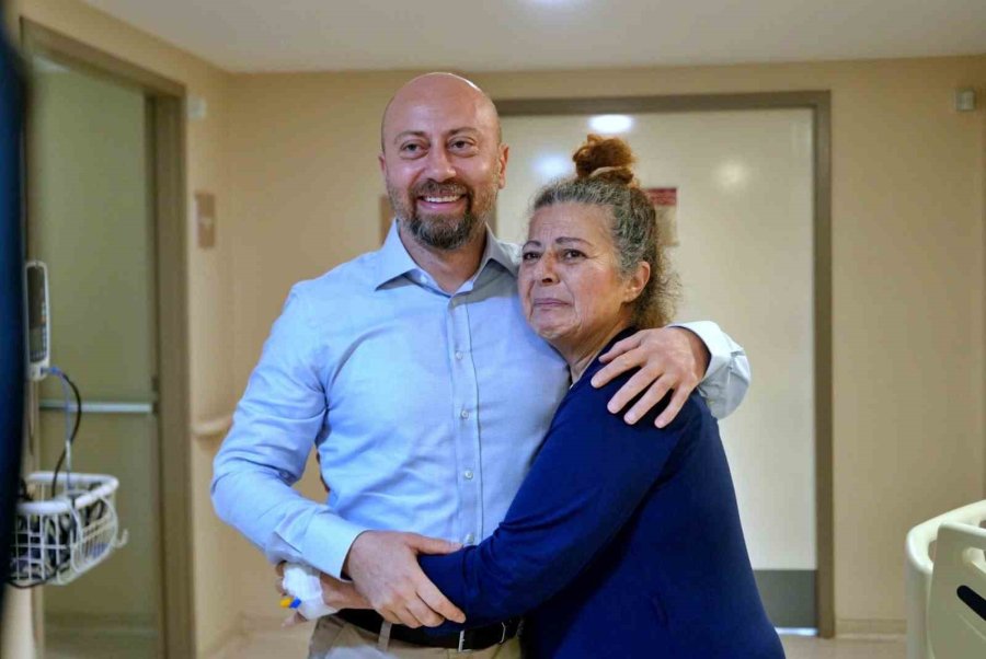 Bağırsağı Kangrene Gidiyordu, Kapalı Ameliyatla Kurtarıldı: "bir Gün Geç Kalsam Bugün Burada Olmayacaktım"