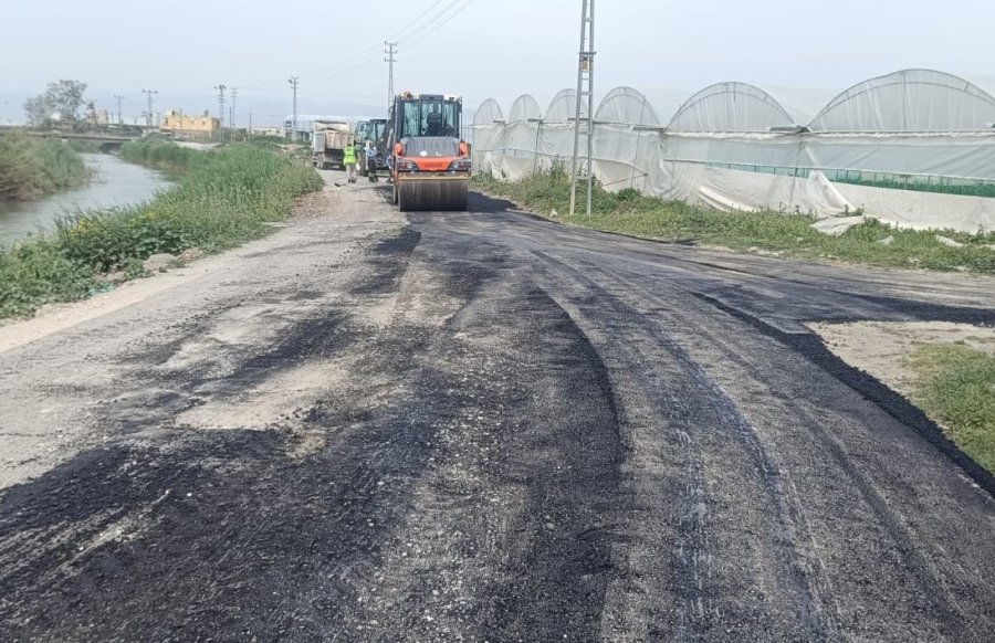 Akdeniz’de Yol Ve Kaldırımlar Yenileniyor