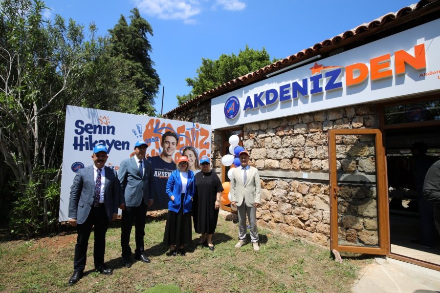 Akdeniz Üniversitesi Logolu Ürünler Mağazası Açıldı