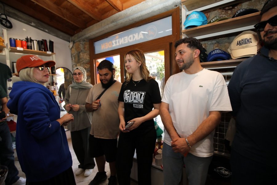 Akdeniz Üniversitesi Logolu Ürünler Mağazası Açıldı