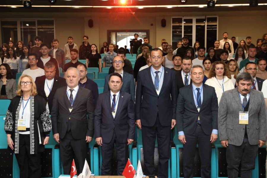 Bilim Dünyası Sağlık, Spor, Enerji Ve Çevresel Sürdürülebilirlik İçin Alkü’de Buluştu