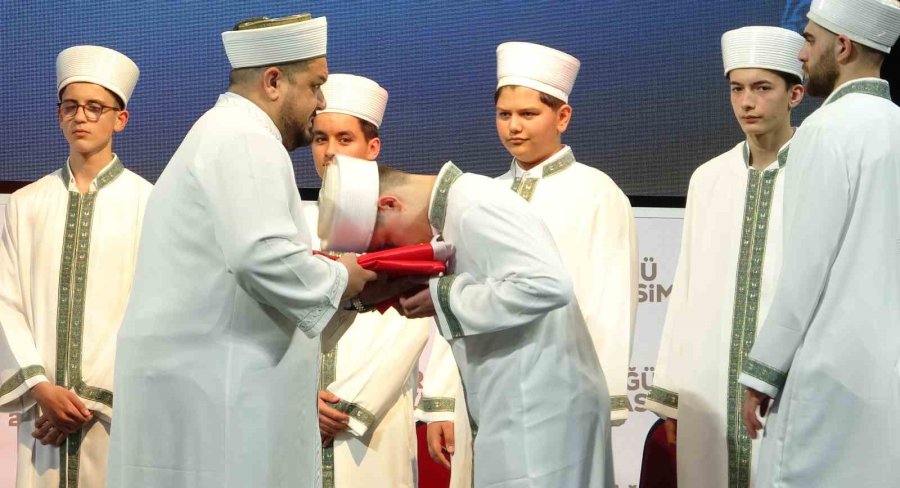 Mersin’de 260 Öğrenci Hafızlık İcazeti Aldı