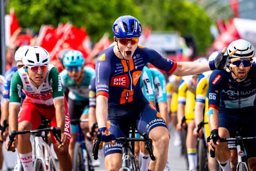 Tur’da Patara - Kemer Etabını Casper Van Uden Kazandı