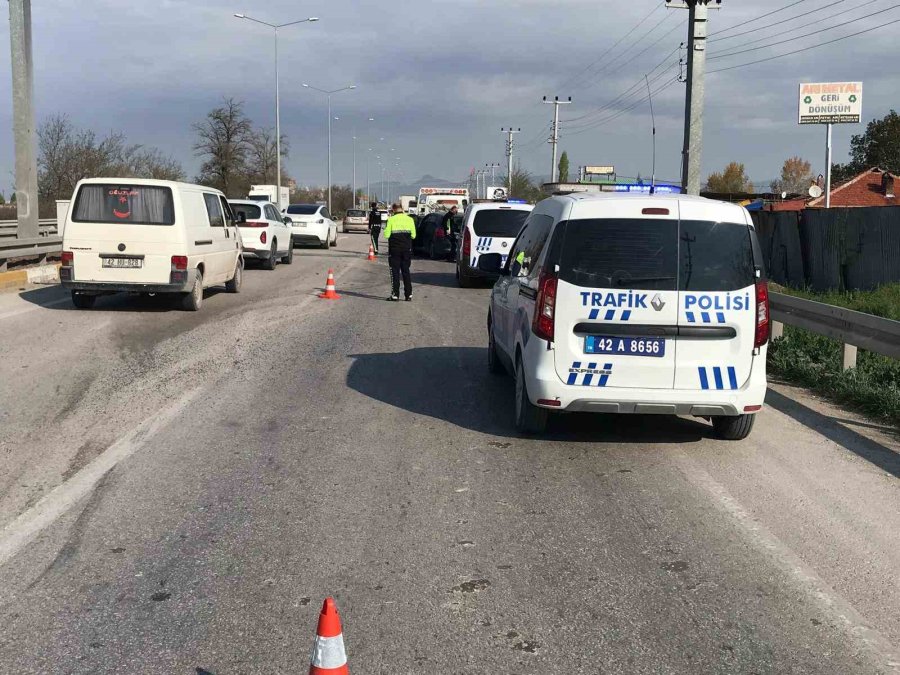 Üç Aracın Karıştığı Kazada 3 Yaralı