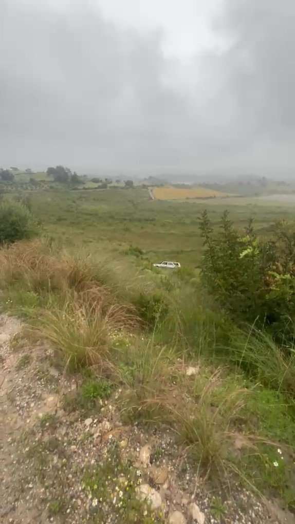 Manavgat’ta 40 Metrelik Şarampole Uçan Araçtaki 2 Kişi Yaralandı