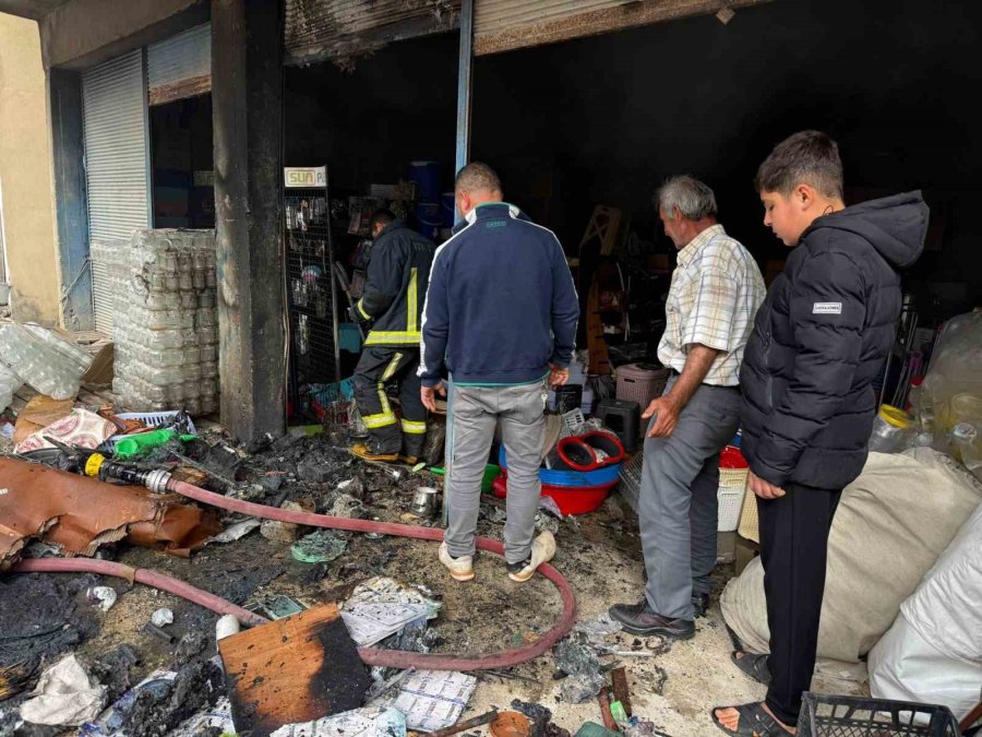 Antalya’da Depoda Yangın
