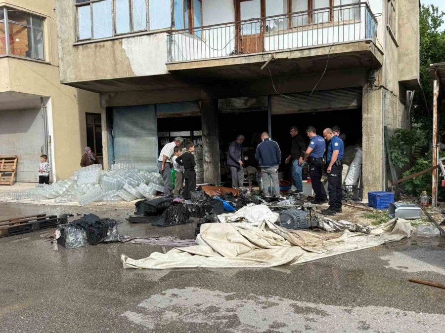 Antalya’da Depoda Yangın