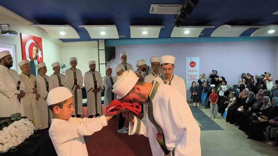 Kornalar Hafızlar İçin Çaldı: Anamur’da 15 Öğrenciye İcazet