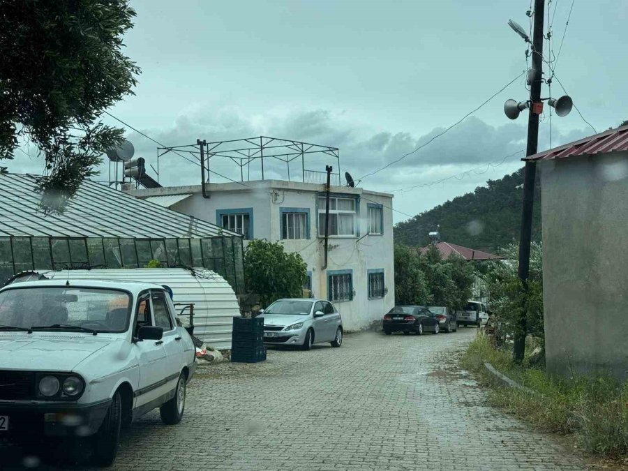 Mersin’de Hastaneye Kaldırılan Aileden Acı Haber: 2 Çocuk Kurtarılamadı