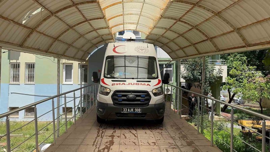 Mersin’de Hastaneye Kaldırılan Aileden Acı Haber: 2 Çocuk Kurtarılamadı