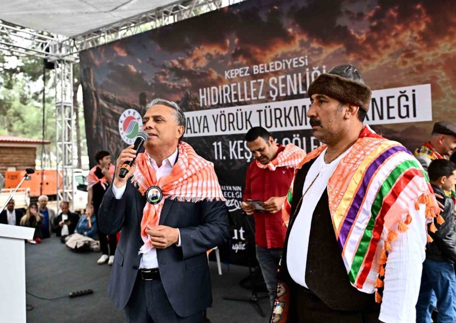 Başkan Uysal, Yörüklerle Bir Araya Geldi Tuluk Başına Geçip Keşkek Dövdü