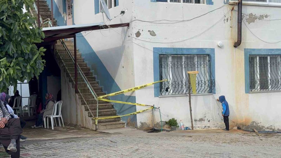 Mersin’de Ölen 2 Kardeşin Cenazeleri Adli Tıpa Gönderildi, Evdeki İlk İnceleme Tamamlandı