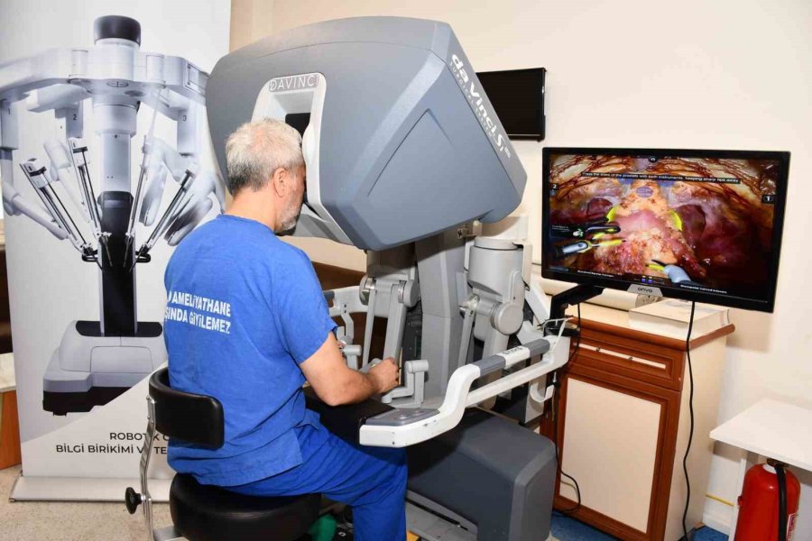 Alanya’da Robotik Cerrahi Alanında Simülasyon Eğitimi Verildi
