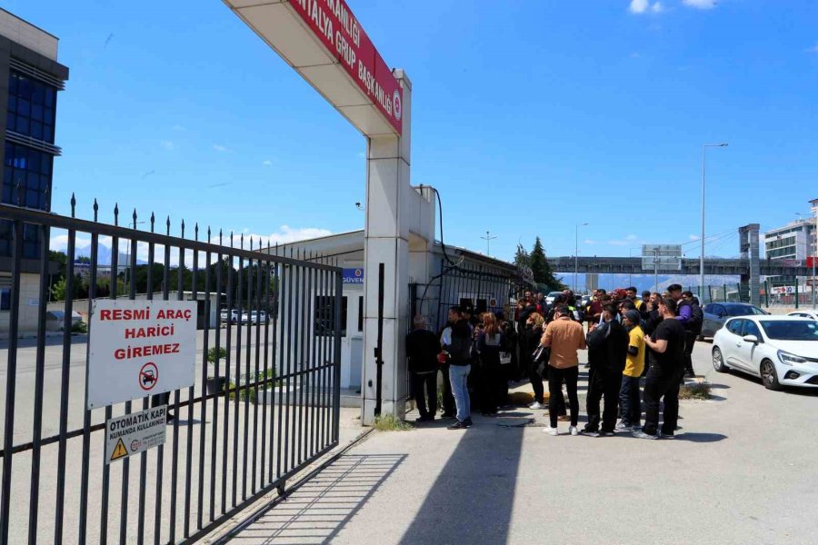 Genç Motokurye Geçirdiği Kazada Hayatını Kaybetti