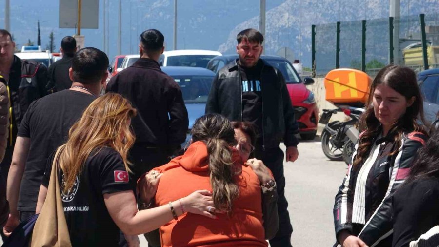 Genç Motokurye Geçirdiği Kazada Hayatını Kaybetti