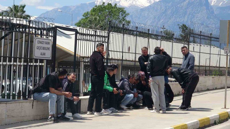 Genç Motokurye Geçirdiği Kazada Hayatını Kaybetti