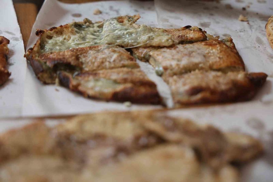 Lezzetini Aroması Ve Odun Ateşinden Alan Anadolu’nun Pizzası: ‘yağ Somunu’