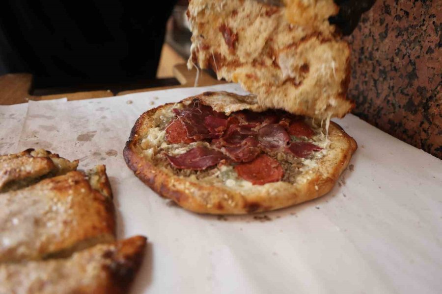 Lezzetini Aroması Ve Odun Ateşinden Alan Anadolu’nun Pizzası: ‘yağ Somunu’