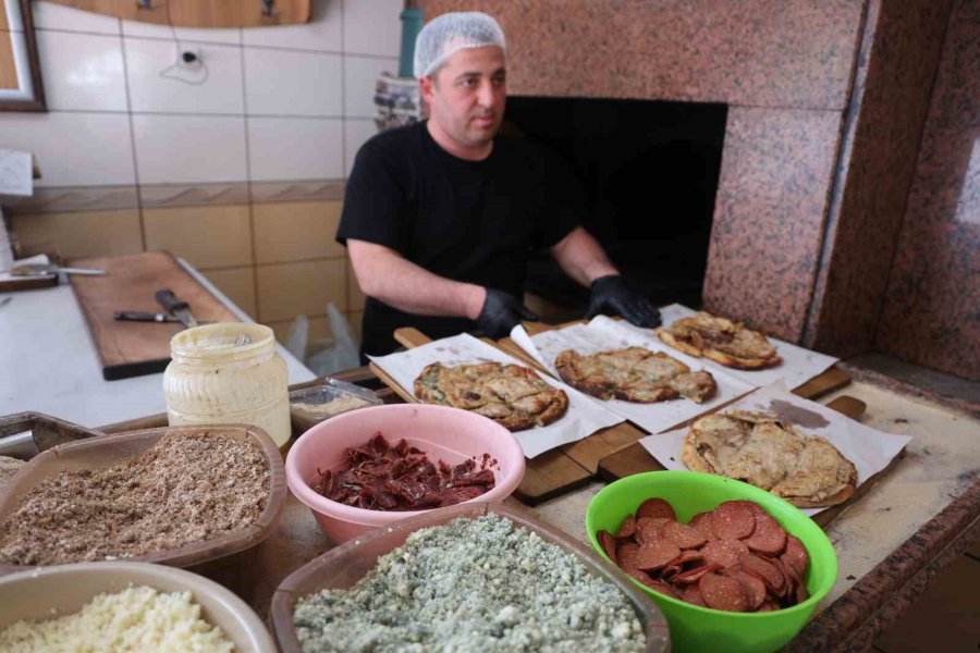 Lezzetini Aroması Ve Odun Ateşinden Alan Anadolu’nun Pizzası: ‘yağ Somunu’
