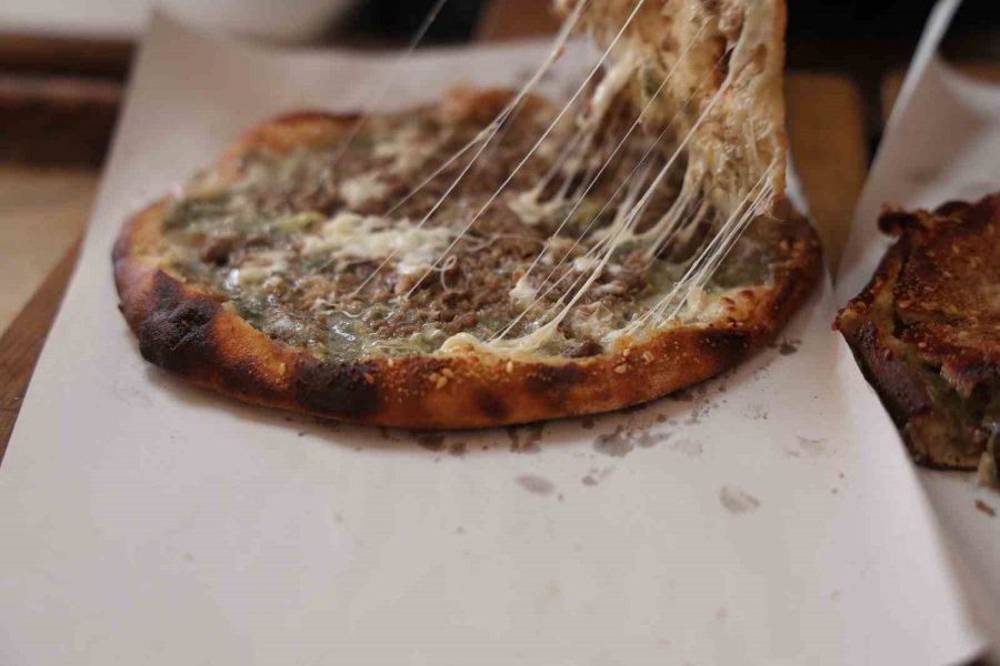 Lezzetini Aroması Ve Odun Ateşinden Alan Anadolu’nun Pizzası: ‘yağ Somunu’