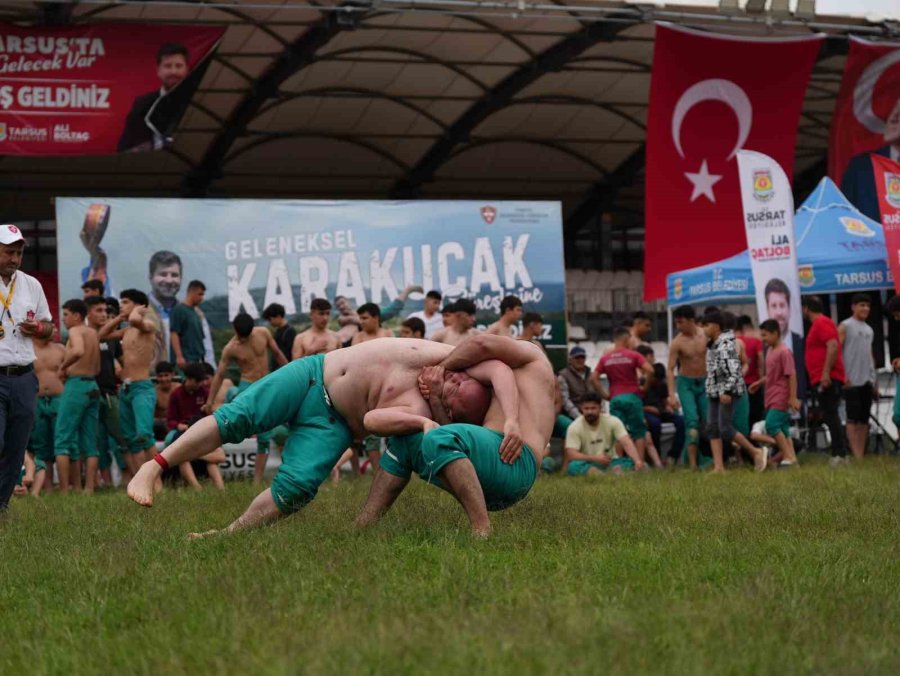Tarsus’ta Er Meydanı Doldu: 455 Güreşçi Kıyasıya Mücadele Etti