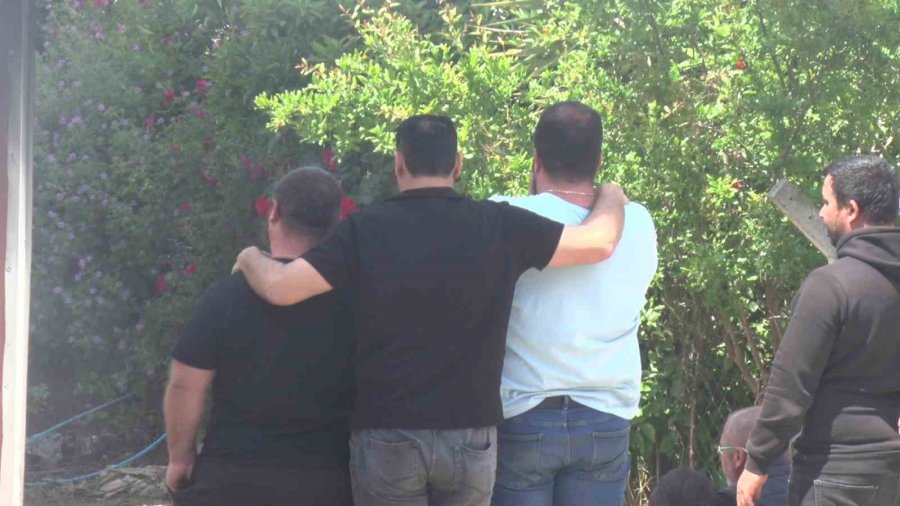 Ayakta Durmakta Güçlük Çekti, Deposunun Yanışını Gözyaşlarıyla İzledi