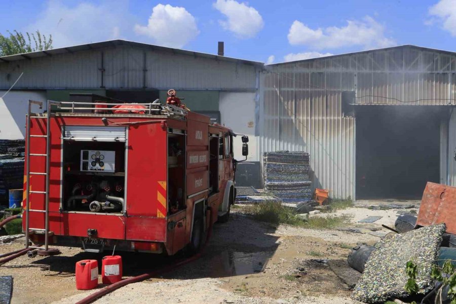 Ayakta Durmakta Güçlük Çekti, Deposunun Yanışını Gözyaşlarıyla İzledi