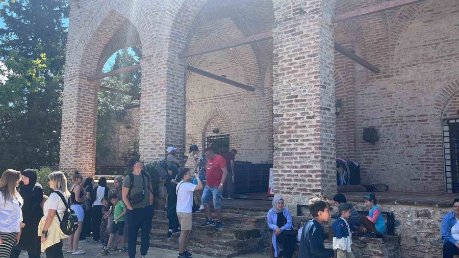 Alanya Kalesi’ndeki 800 Yıllık Miras Turist Akınına Uğruyor