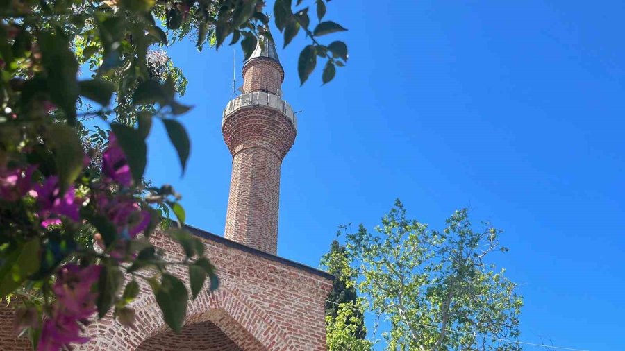 Alanya Kalesi’ndeki 800 Yıllık Miras Turist Akınına Uğruyor