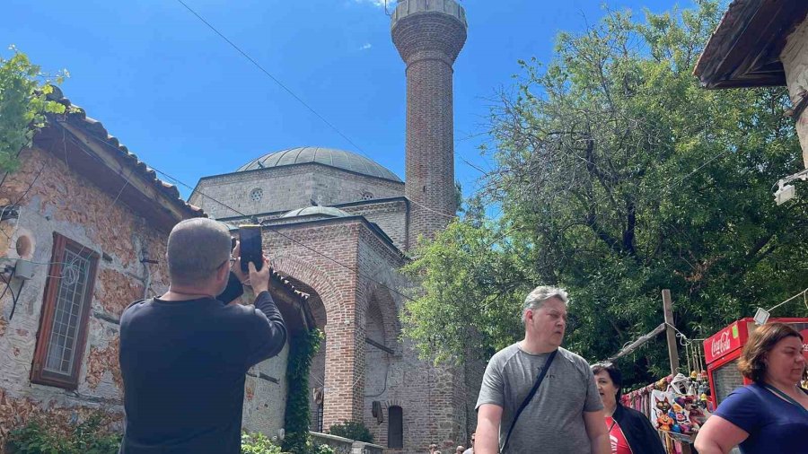 Alanya Kalesi’ndeki 800 Yıllık Miras Turist Akınına Uğruyor