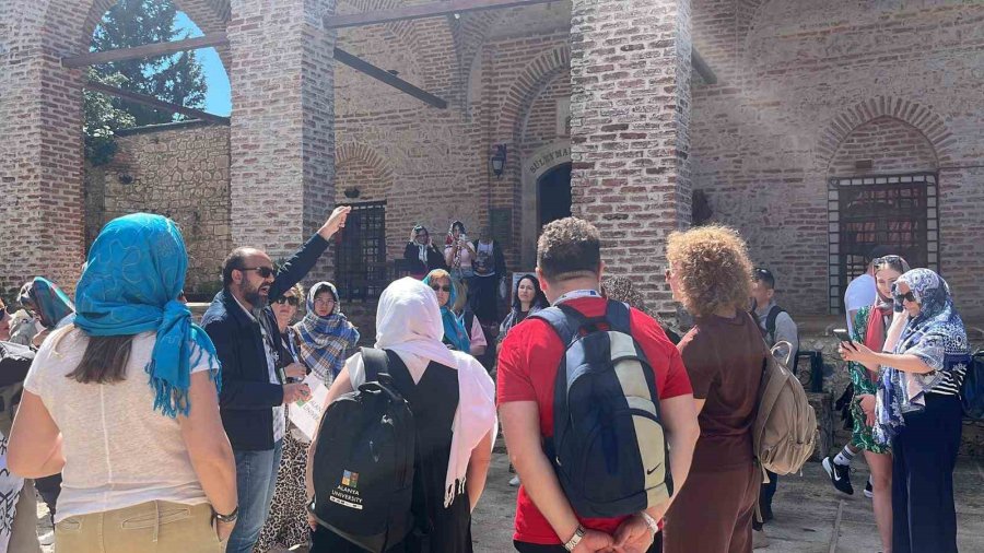 Alanya Kalesi’ndeki 800 Yıllık Miras Turist Akınına Uğruyor