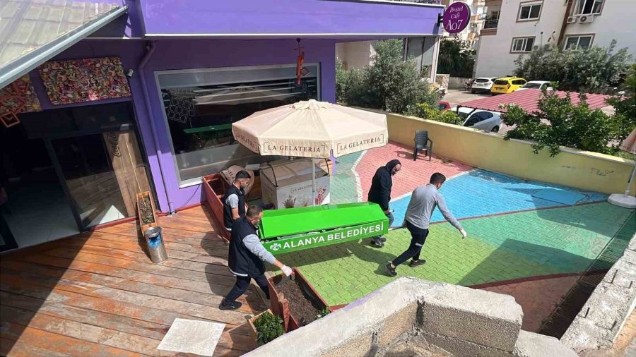 Antalya’da Hostelde Kalan Adam Ölü Bulundu