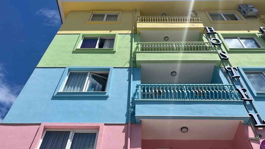 Antalya’da Hostelde Kalan Adam Ölü Bulundu