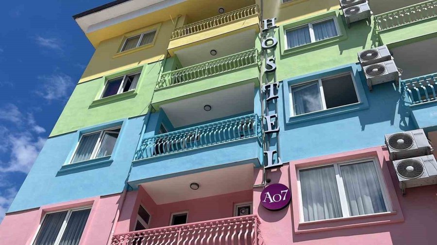 Antalya’da Hostelde Kalan Adam Ölü Bulundu