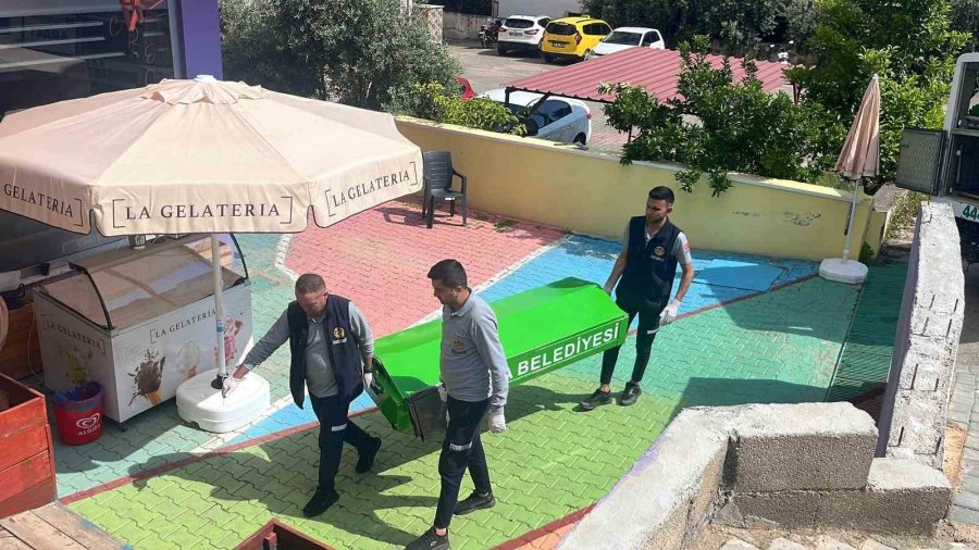 Antalya’da Hostelde Kalan Adam Ölü Bulundu