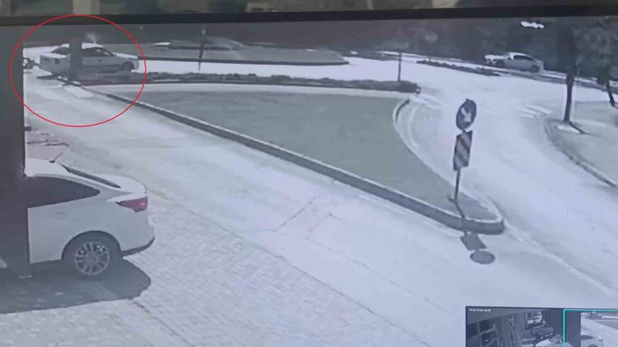 Dur Levhasına İhlali Kazayla Sonuçlandı: 1 Yaralı