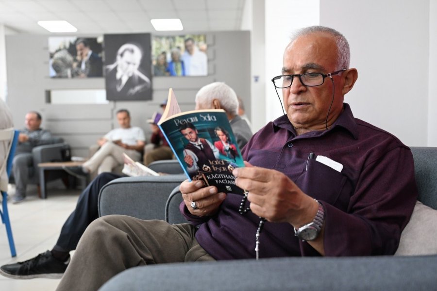 Mersin’de Emekliler Dolu Dolu Günler Geçiriyor