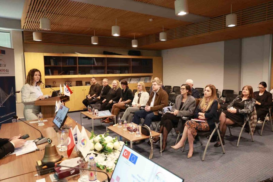 Mersin’in Lojistik Gücü Avrupa’ya Tanıtılıyor