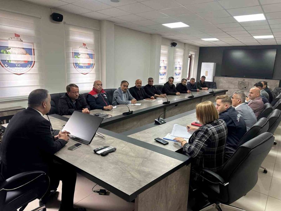 Mut’ta 2026 Kayısı Hasadı Değerlendirildi