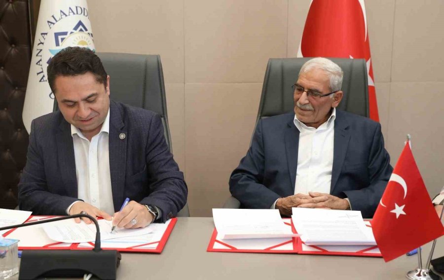 Alanyalı Hayırseverden Alkü’ye Bina Bağışı