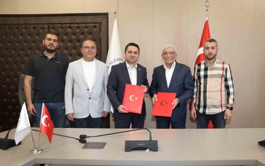 Alanyalı Hayırseverden Alkü’ye Bina Bağışı